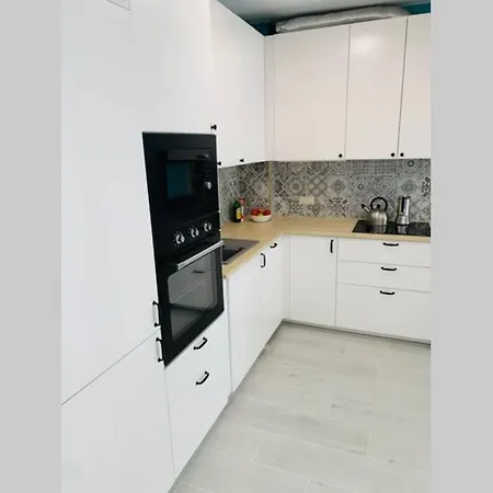 Uroczy Z Basenem I Kortem Tenisowym *