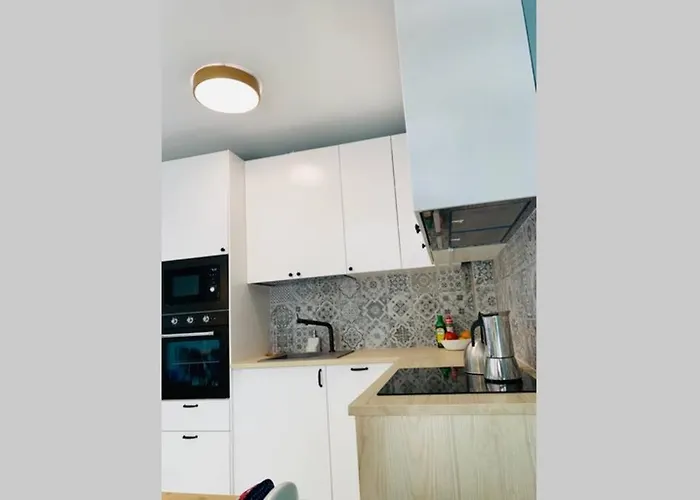 Uroczy Z Basenem I Kortem Tenisowym * Pobierowo