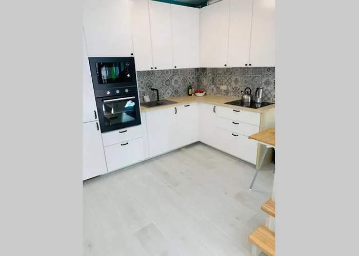 Uroczy Z Basenem I Kortem Tenisowym *