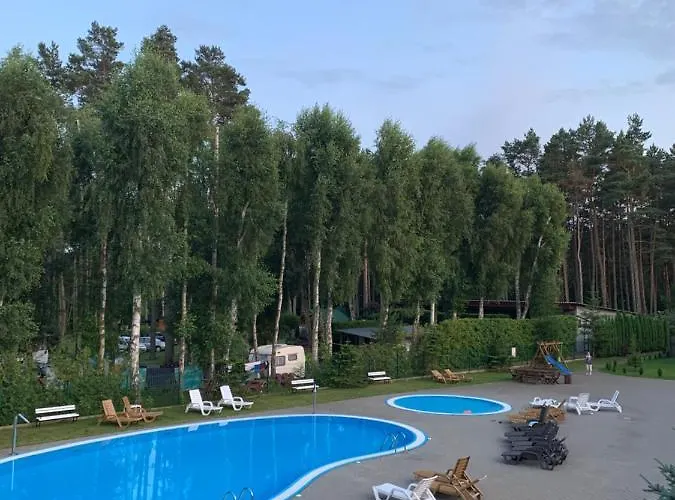 Apartamento Uroczy Z Basenem I Kortem Tenisowym